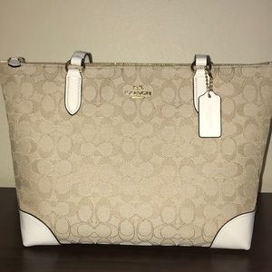 Beautiful Coach Tote Bag 💕